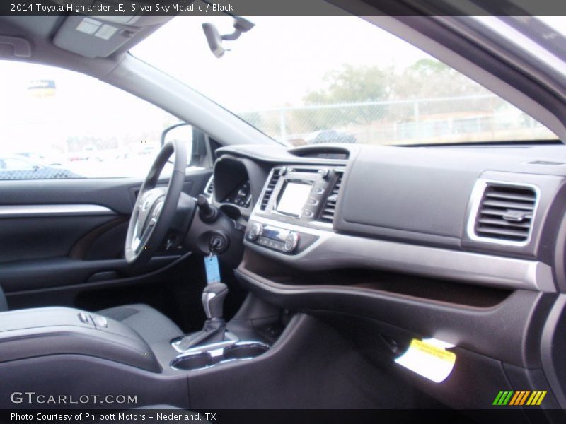 Silver Sky Metallic / Black 2014 Toyota Highlander LE