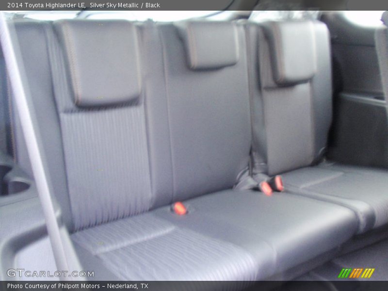 Silver Sky Metallic / Black 2014 Toyota Highlander LE