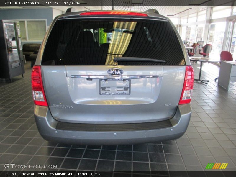 Titanium Silver / Gray 2011 Kia Sedona EX