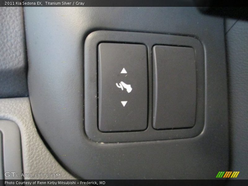 Titanium Silver / Gray 2011 Kia Sedona EX