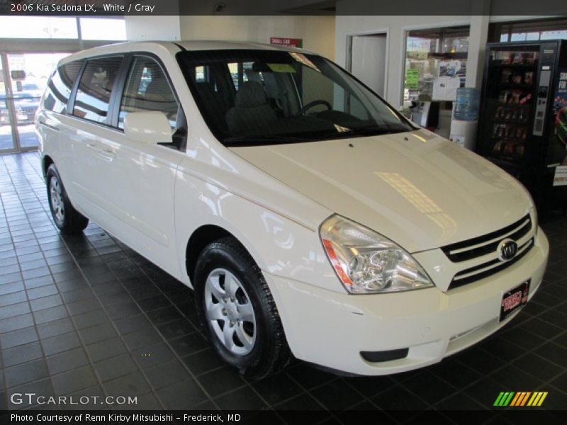 White / Gray 2006 Kia Sedona LX
