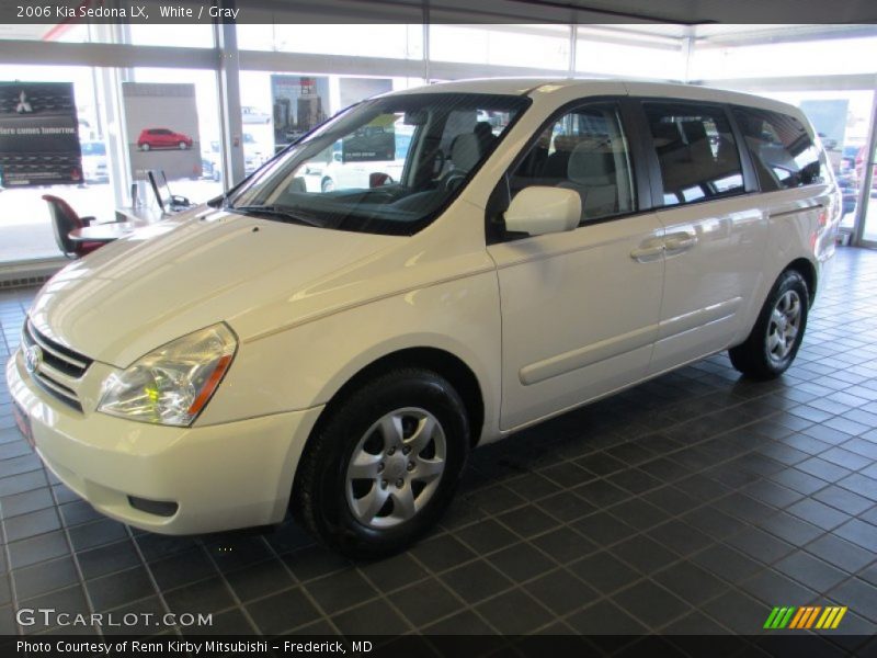 White / Gray 2006 Kia Sedona LX