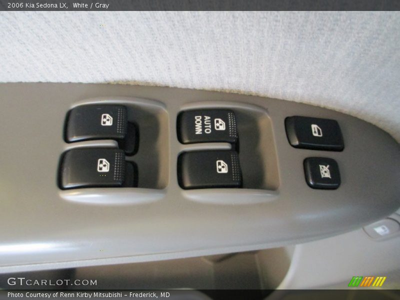 White / Gray 2006 Kia Sedona LX