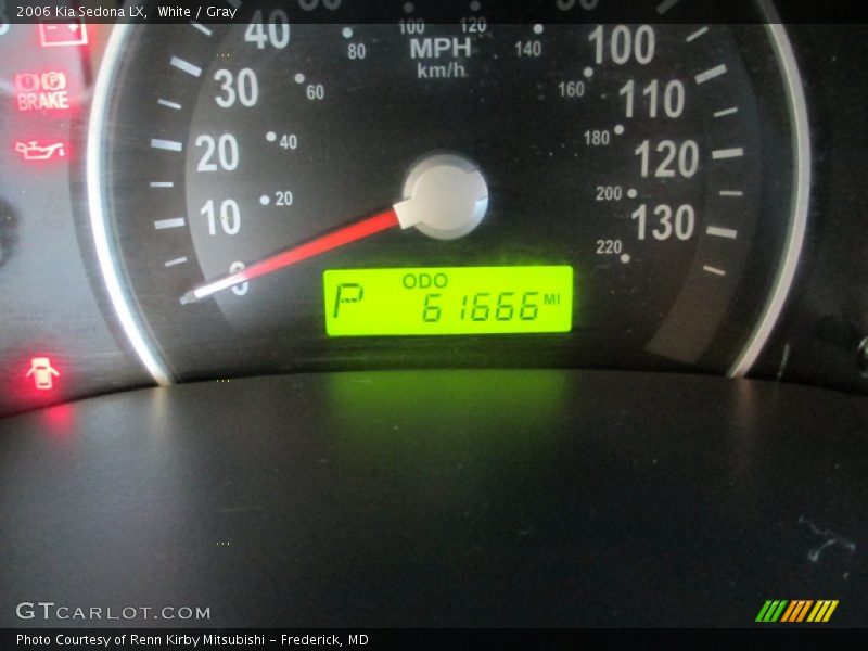 White / Gray 2006 Kia Sedona LX