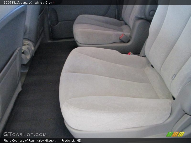 White / Gray 2006 Kia Sedona LX