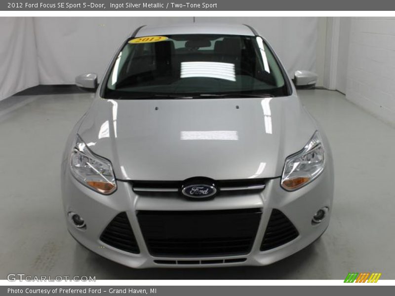 Ingot Silver Metallic / Two-Tone Sport 2012 Ford Focus SE Sport 5-Door