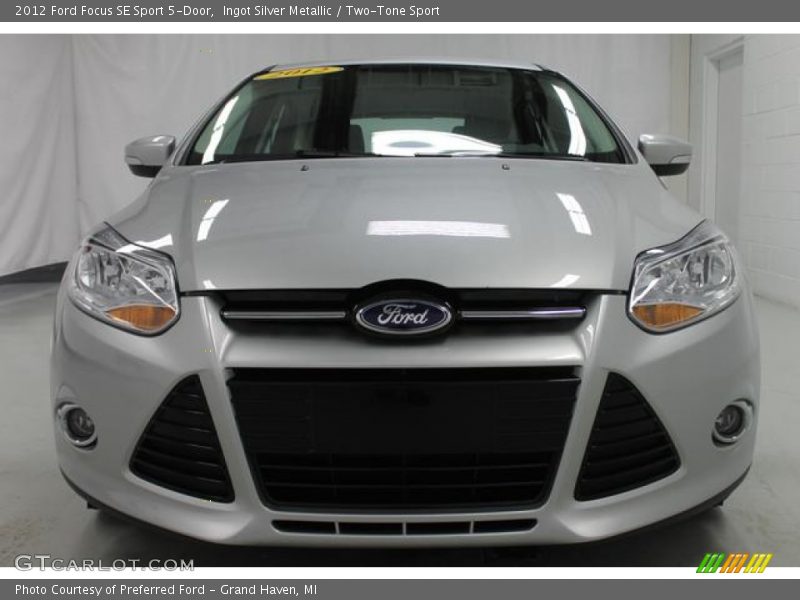 Ingot Silver Metallic / Two-Tone Sport 2012 Ford Focus SE Sport 5-Door