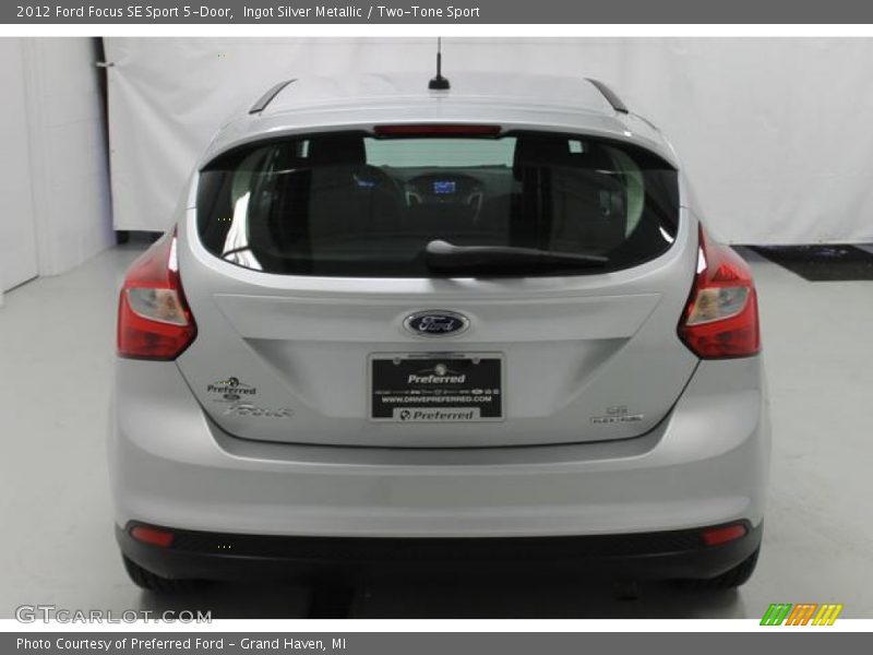 Ingot Silver Metallic / Two-Tone Sport 2012 Ford Focus SE Sport 5-Door