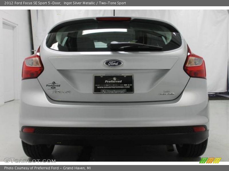 Ingot Silver Metallic / Two-Tone Sport 2012 Ford Focus SE Sport 5-Door