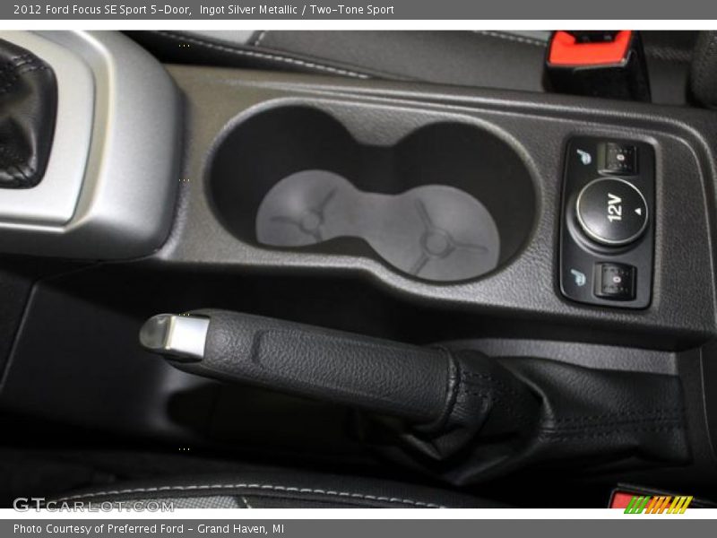 Ingot Silver Metallic / Two-Tone Sport 2012 Ford Focus SE Sport 5-Door
