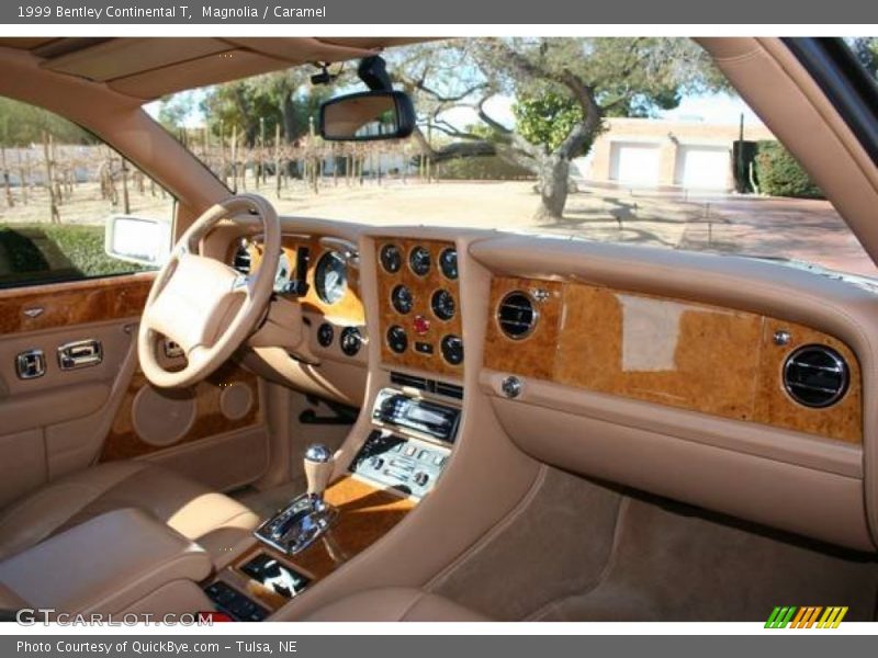 Dashboard of 1999 Continental T