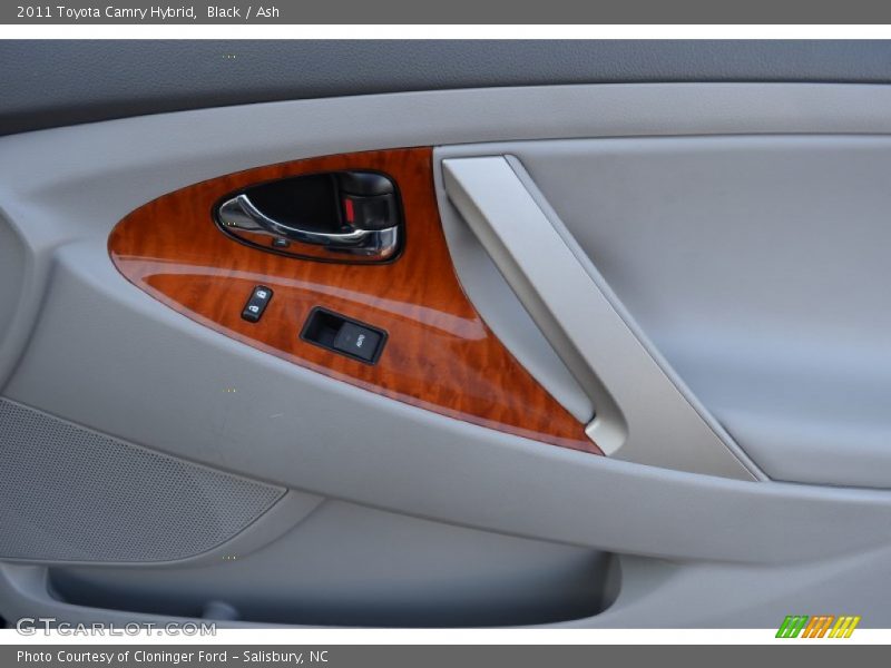 Black / Ash 2011 Toyota Camry Hybrid