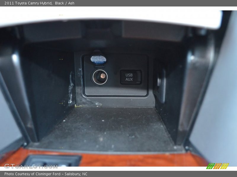 Black / Ash 2011 Toyota Camry Hybrid