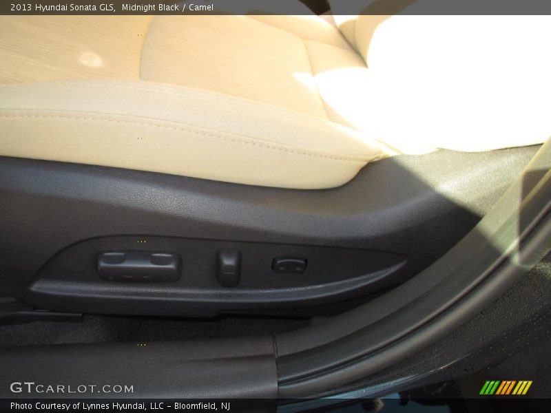 Midnight Black / Camel 2013 Hyundai Sonata GLS