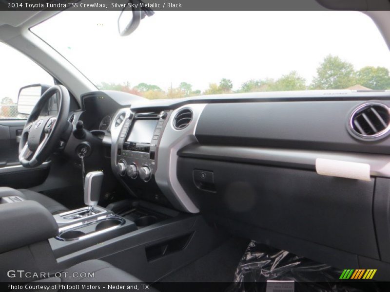 Dashboard of 2014 Tundra TSS CrewMax