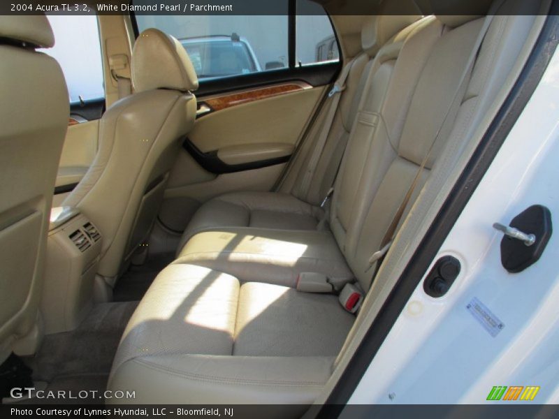 White Diamond Pearl / Parchment 2004 Acura TL 3.2