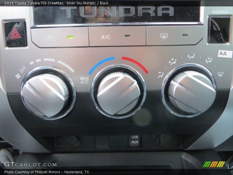 Controls of 2014 Tundra TSS CrewMax