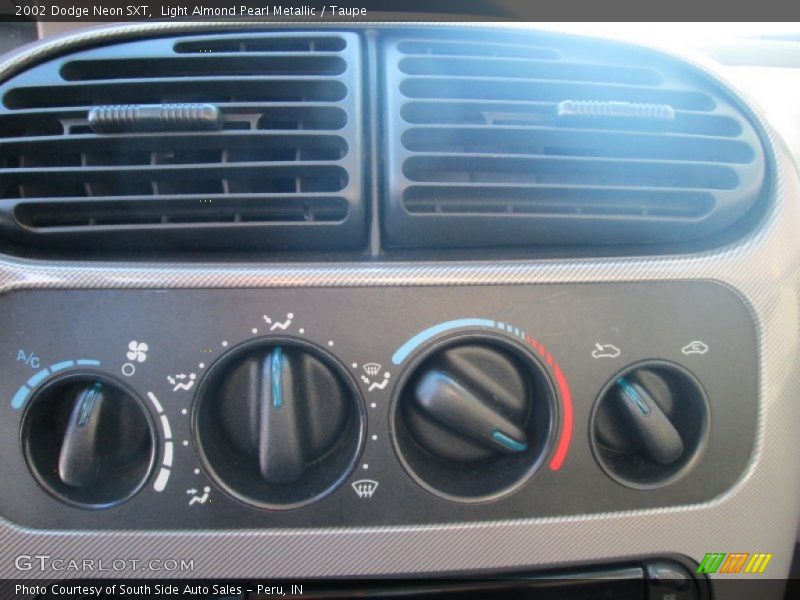 Light Almond Pearl Metallic / Taupe 2002 Dodge Neon SXT