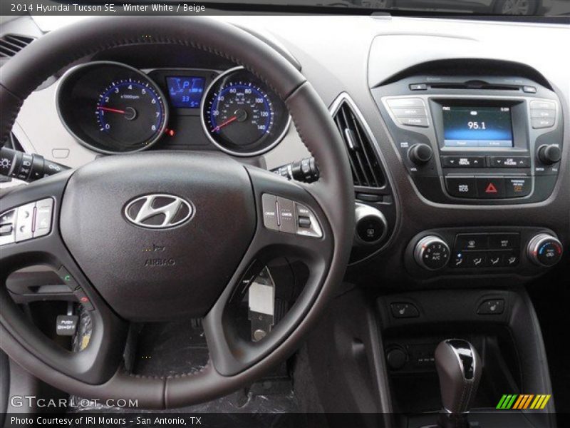 Winter White / Beige 2014 Hyundai Tucson SE