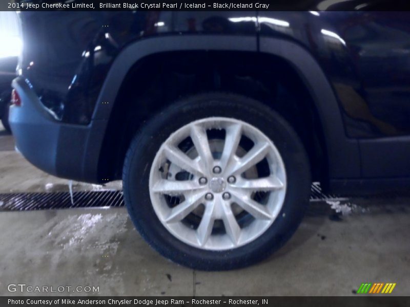 Brilliant Black Crystal Pearl / Iceland - Black/Iceland Gray 2014 Jeep Cherokee Limited