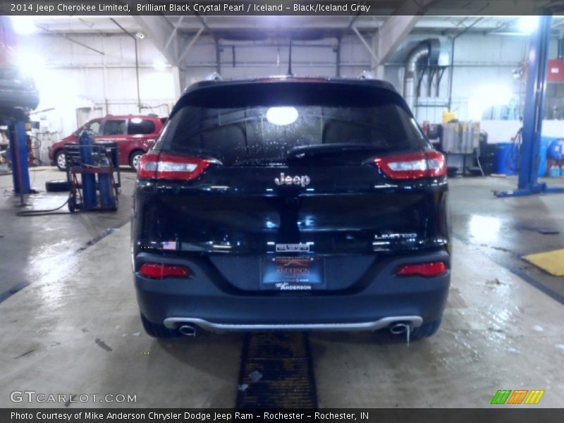 Brilliant Black Crystal Pearl / Iceland - Black/Iceland Gray 2014 Jeep Cherokee Limited
