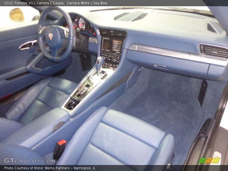 Dashboard of 2012 911 Carrera S Coupe