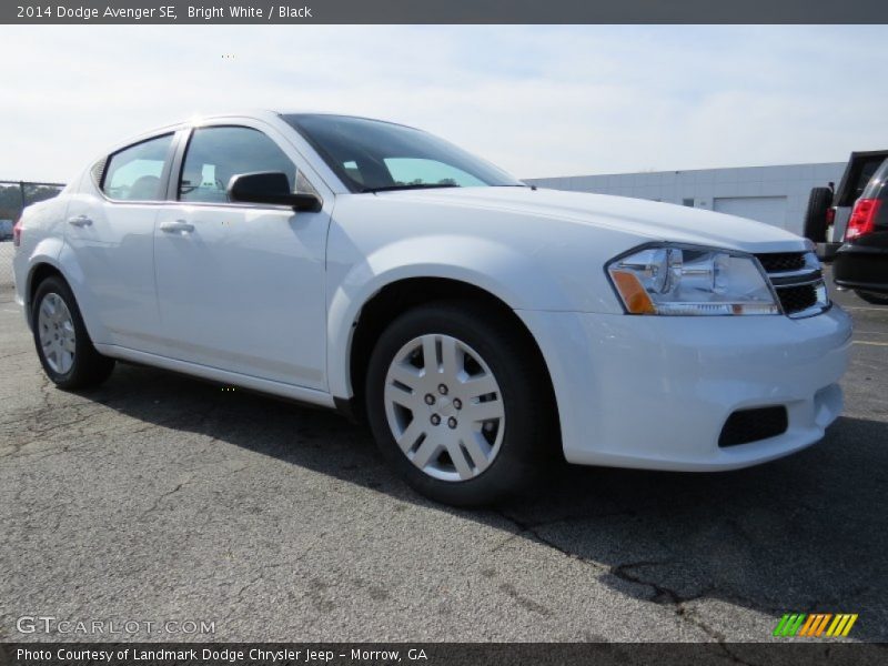 Bright White / Black 2014 Dodge Avenger SE