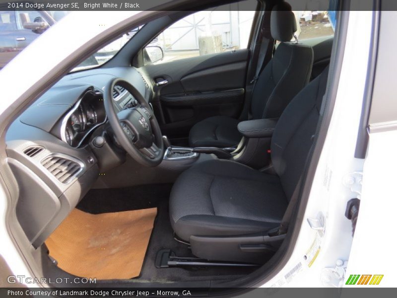 Bright White / Black 2014 Dodge Avenger SE