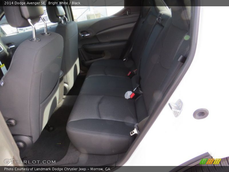 Bright White / Black 2014 Dodge Avenger SE