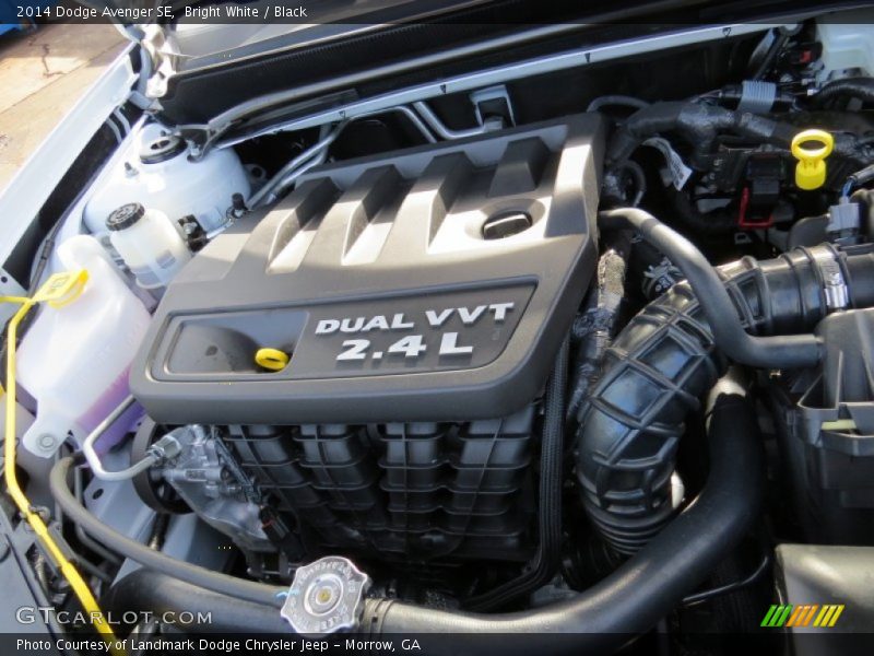 Bright White / Black 2014 Dodge Avenger SE