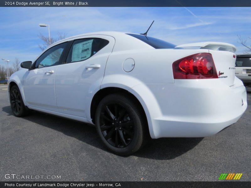 Bright White / Black 2014 Dodge Avenger SE