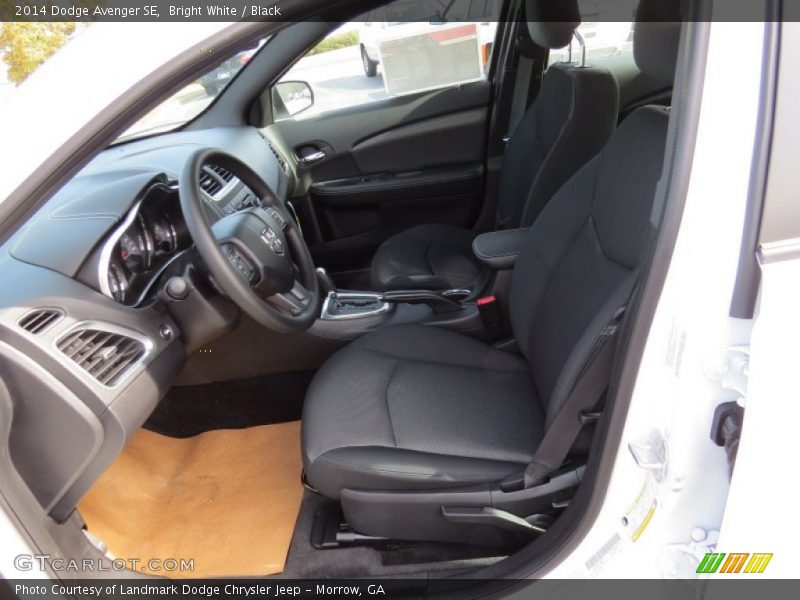 Bright White / Black 2014 Dodge Avenger SE