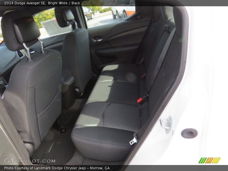 Bright White / Black 2014 Dodge Avenger SE