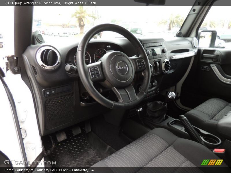 Bright White / Black 2011 Jeep Wrangler Rubicon 4x4