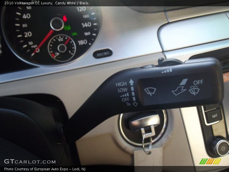 Candy White / Black 2010 Volkswagen CC Luxury
