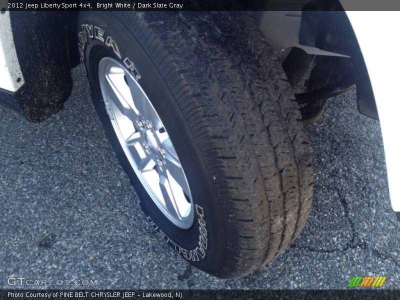 Bright White / Dark Slate Gray 2012 Jeep Liberty Sport 4x4
