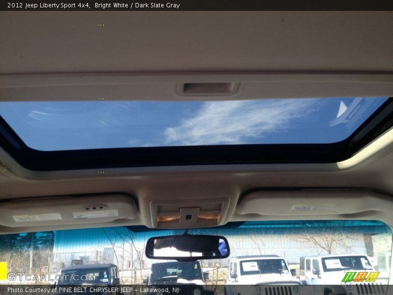 Bright White / Dark Slate Gray 2012 Jeep Liberty Sport 4x4