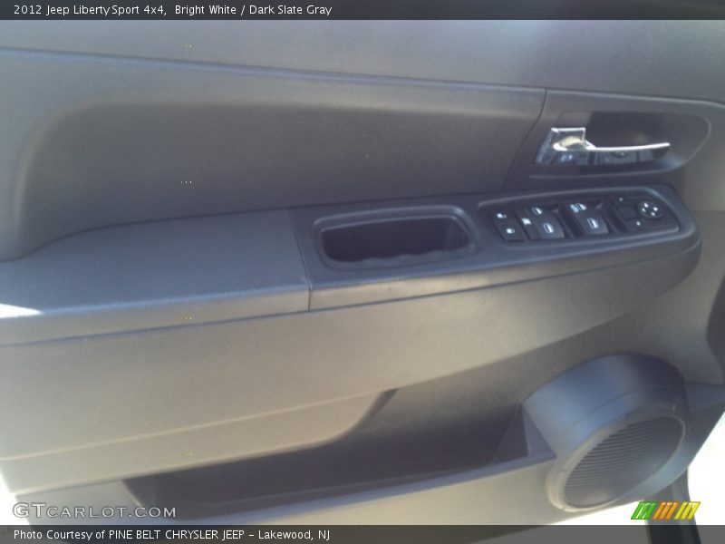 Bright White / Dark Slate Gray 2012 Jeep Liberty Sport 4x4
