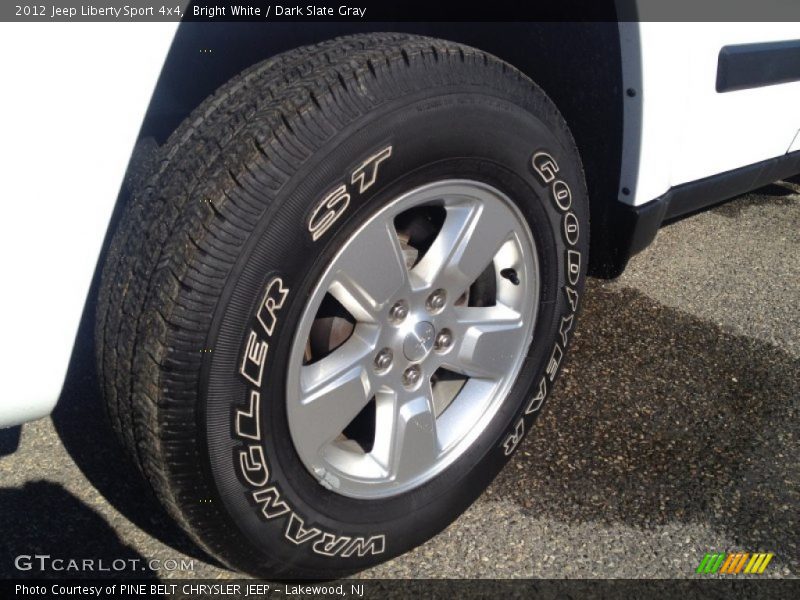 Bright White / Dark Slate Gray 2012 Jeep Liberty Sport 4x4