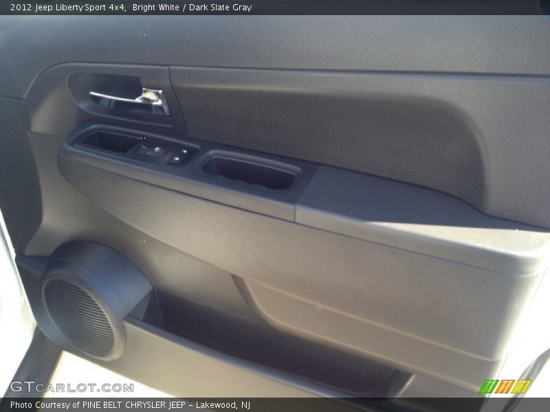 Bright White / Dark Slate Gray 2012 Jeep Liberty Sport 4x4