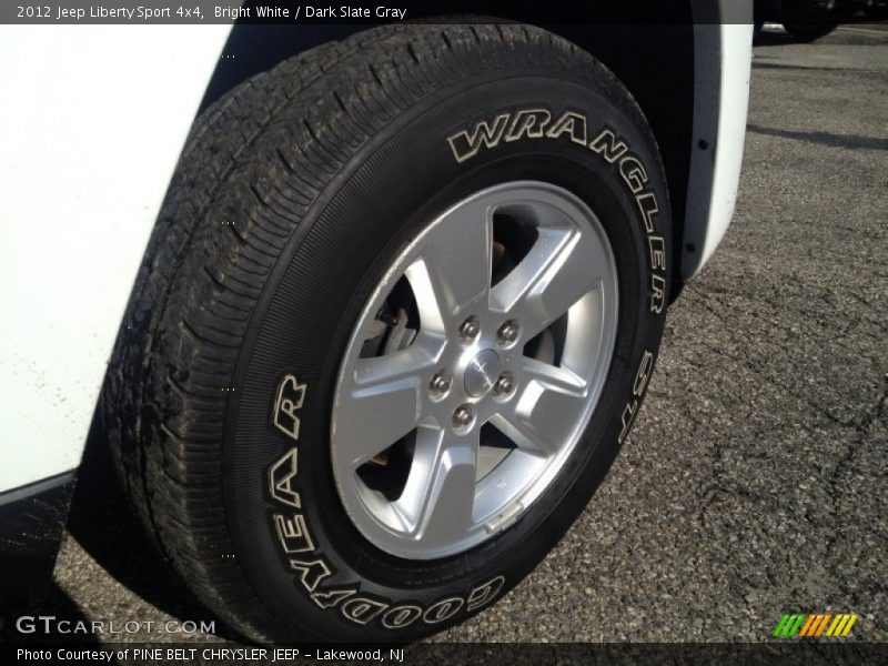Bright White / Dark Slate Gray 2012 Jeep Liberty Sport 4x4