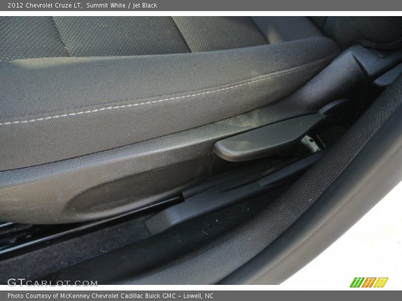 Summit White / Jet Black 2012 Chevrolet Cruze LT