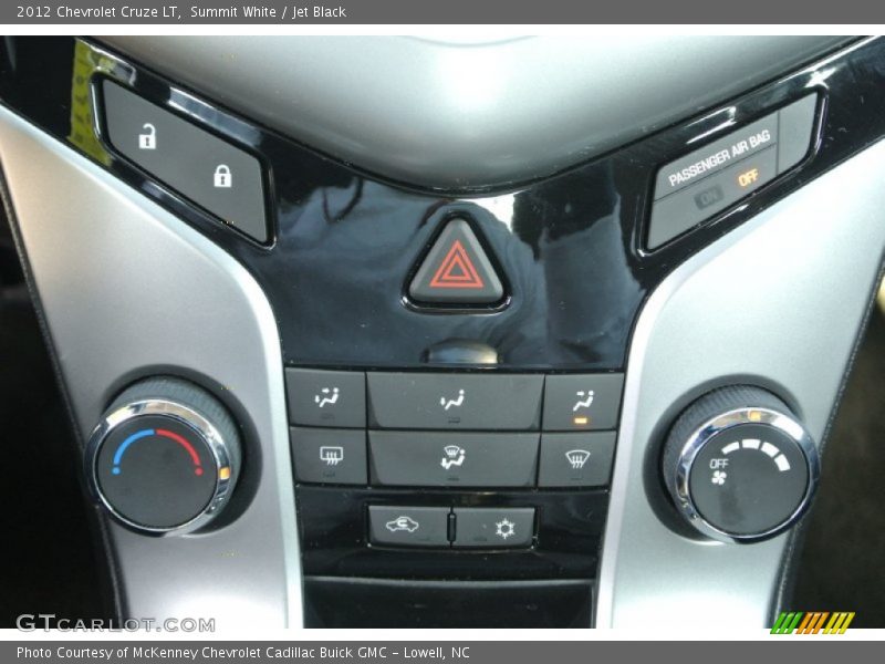 Summit White / Jet Black 2012 Chevrolet Cruze LT
