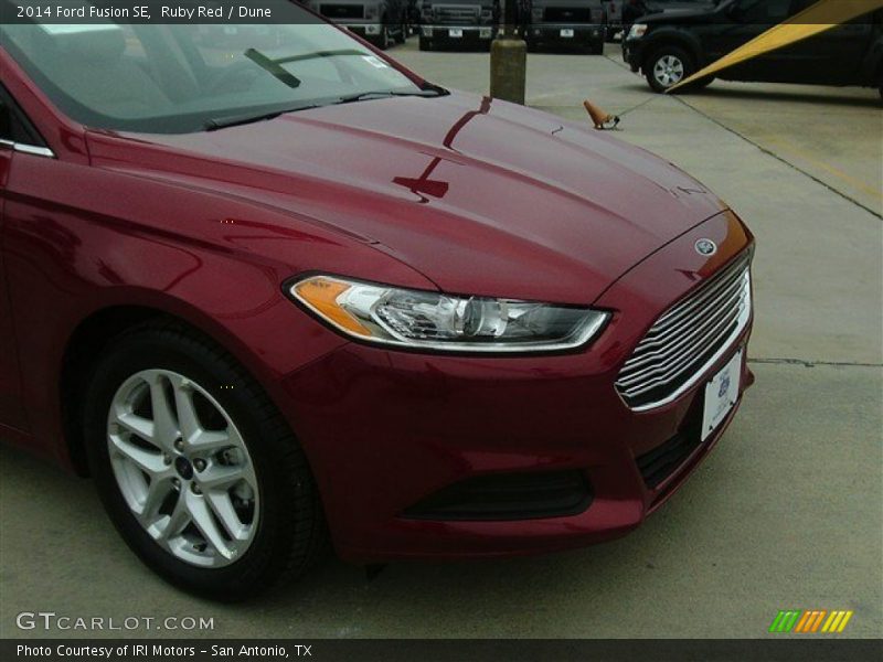 Ruby Red / Dune 2014 Ford Fusion SE