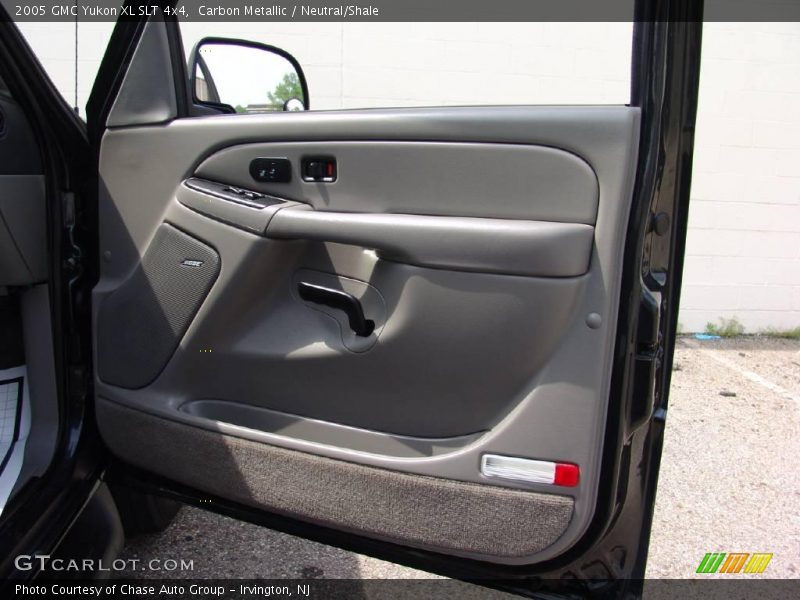 Carbon Metallic / Neutral/Shale 2005 GMC Yukon XL SLT 4x4