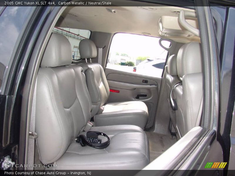 Carbon Metallic / Neutral/Shale 2005 GMC Yukon XL SLT 4x4