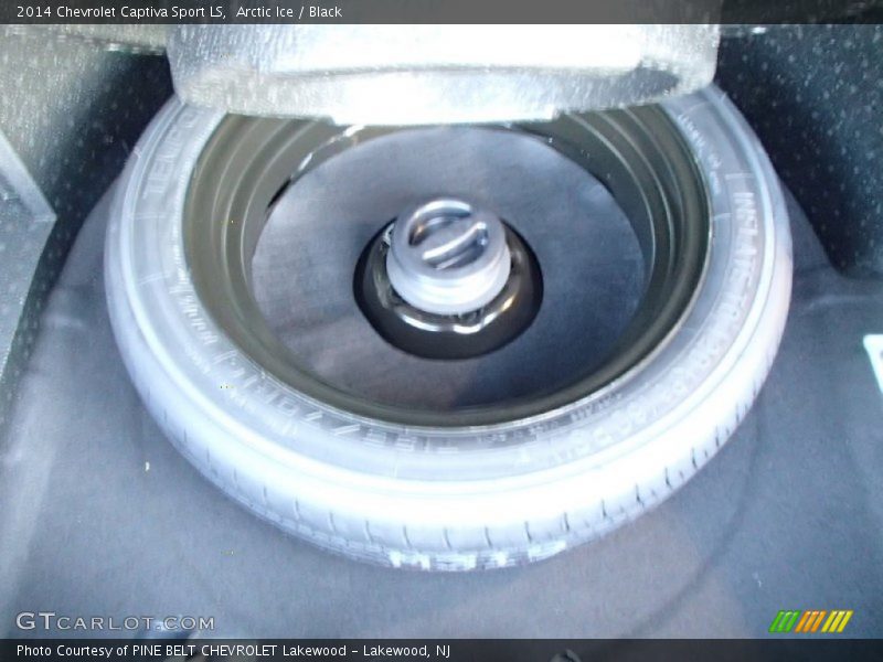 Arctic Ice / Black 2014 Chevrolet Captiva Sport LS