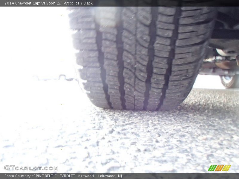 Arctic Ice / Black 2014 Chevrolet Captiva Sport LS