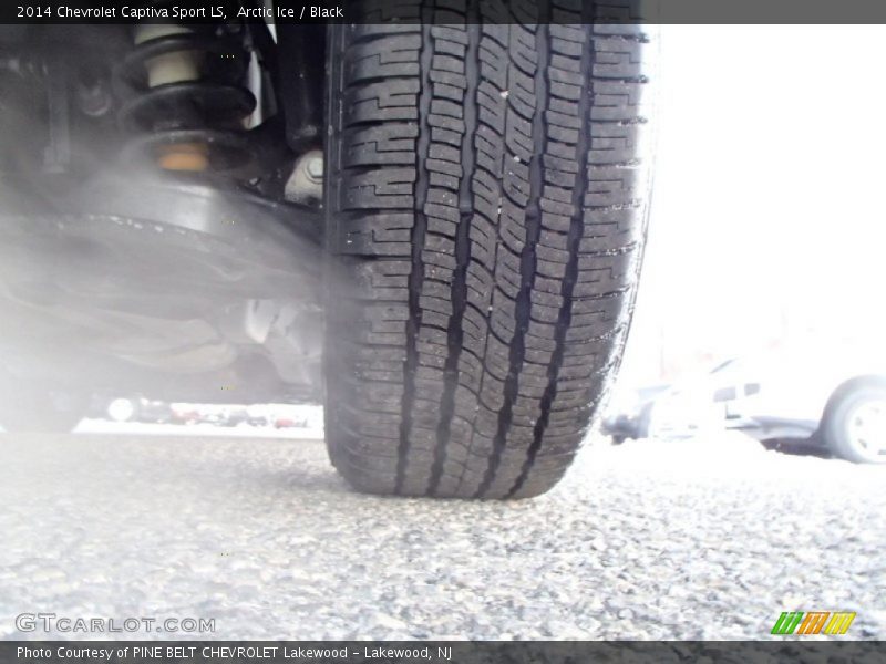Arctic Ice / Black 2014 Chevrolet Captiva Sport LS