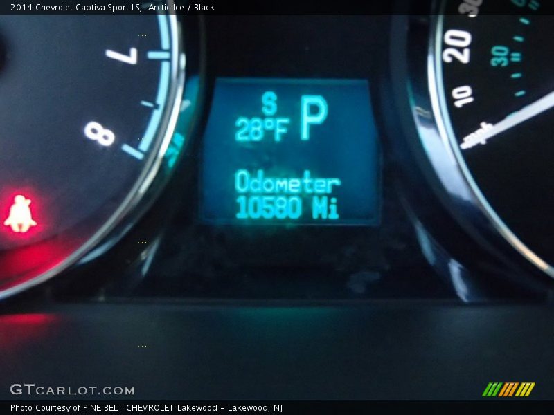 Arctic Ice / Black 2014 Chevrolet Captiva Sport LS